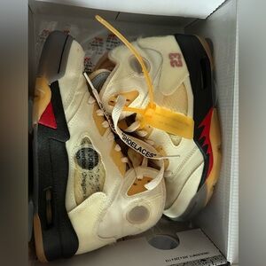 Off-White x Air Jordan 5 Sneakers